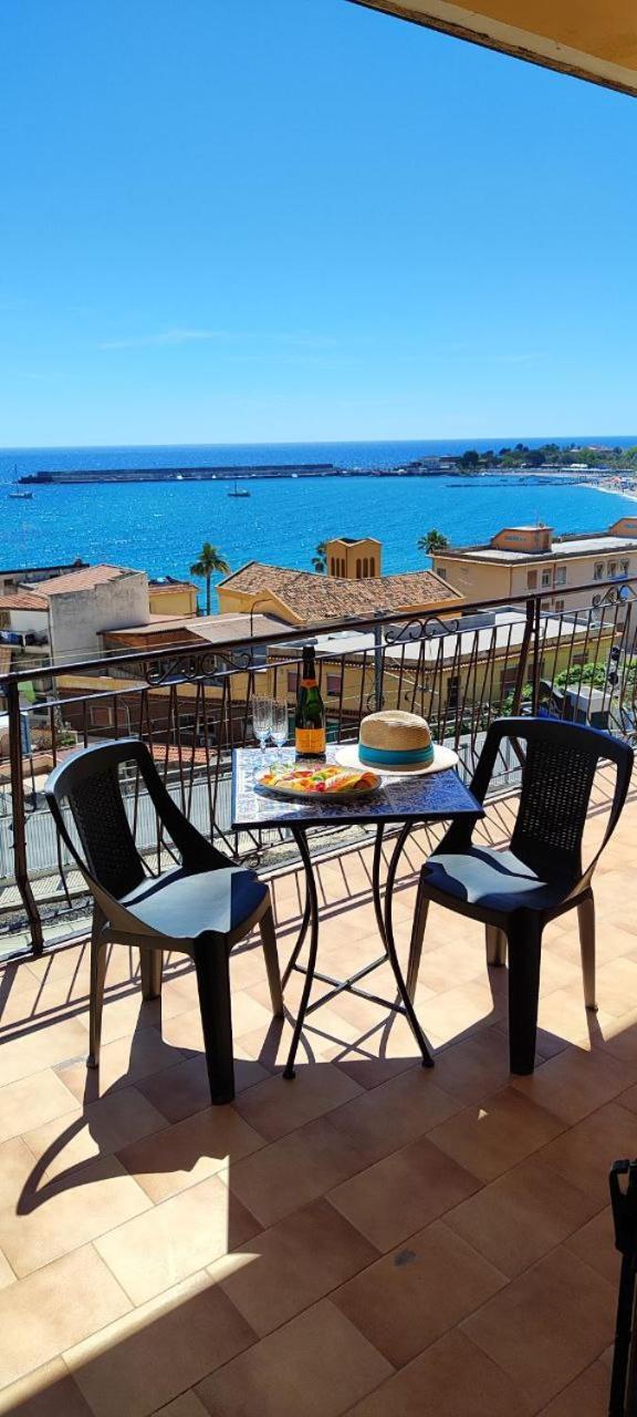 A Casa Dei Nonni Giardini Naxos Exterior foto