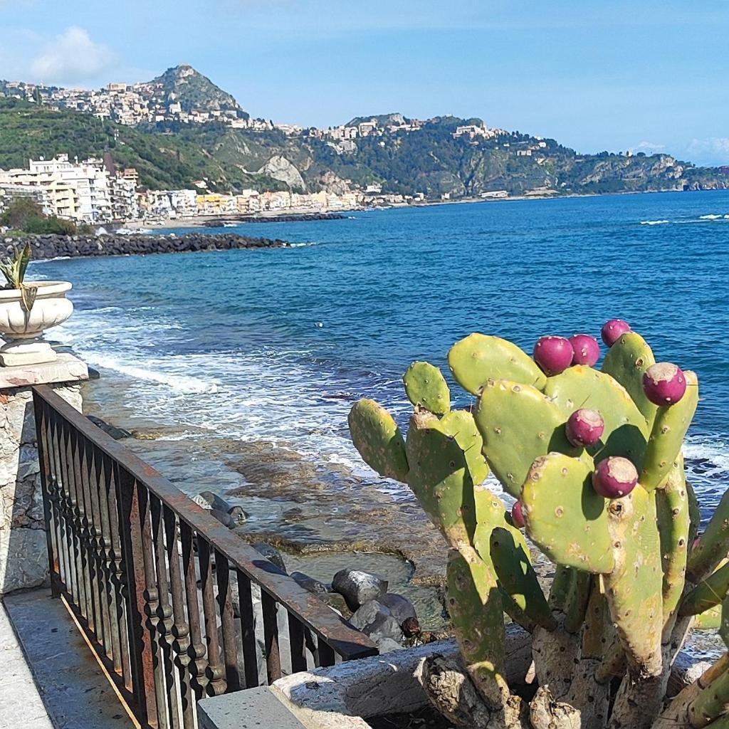 A Casa Dei Nonni Giardini Naxos Exterior foto
